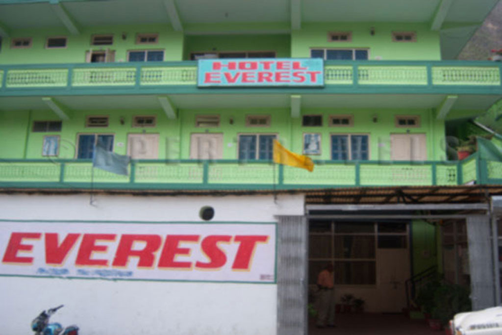 Everest Hotel