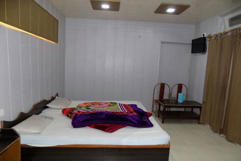 Neelam Raj Hotel