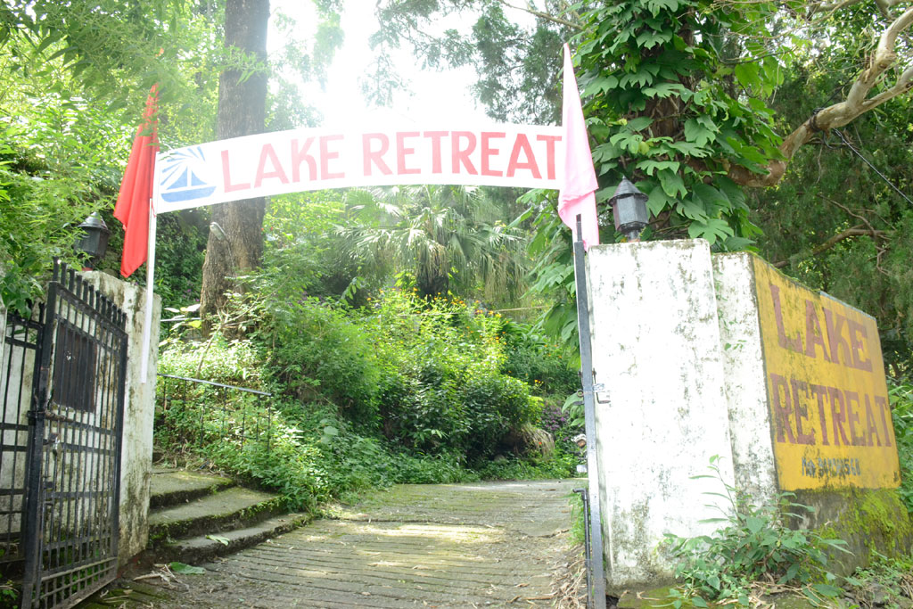 The Lake Retreat Hotel