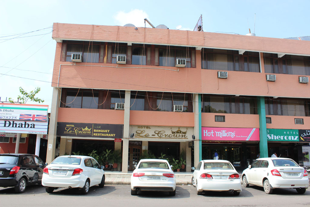 Le Crown Hotel Chandigarh