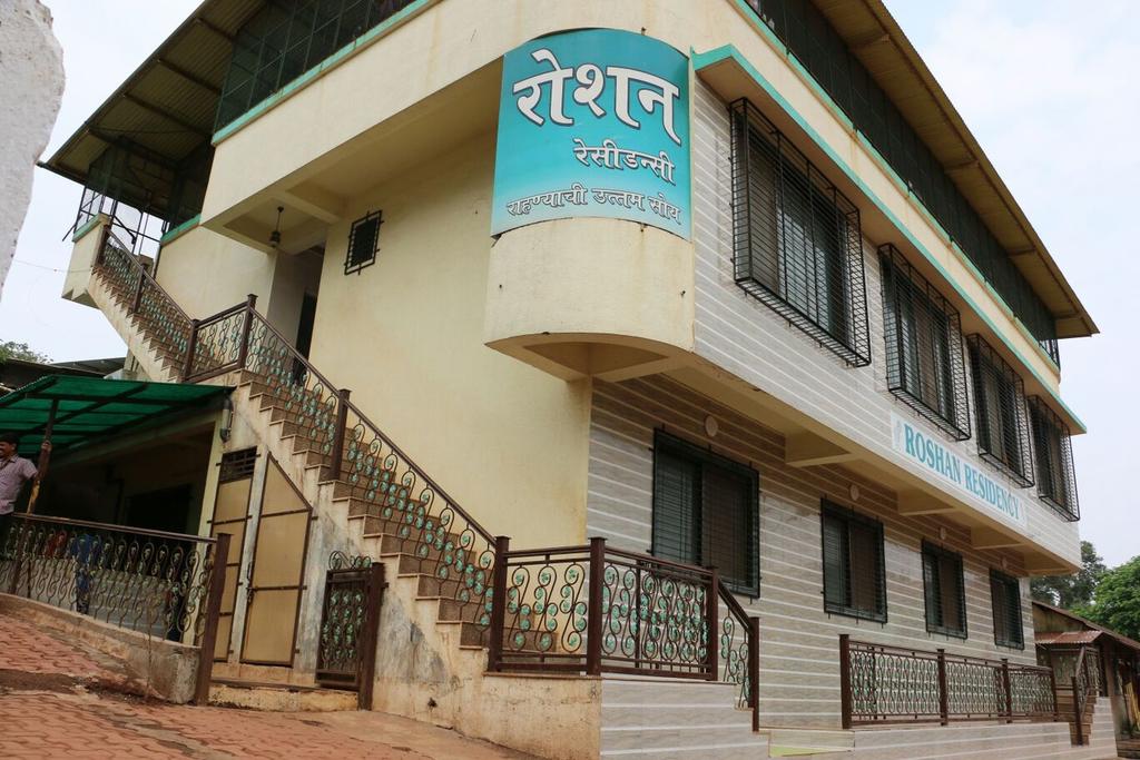 Roshan Residency Hotel Matheran