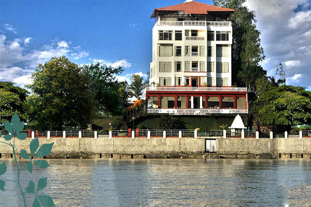 Ganga Kinare Hotel Rishikesh
