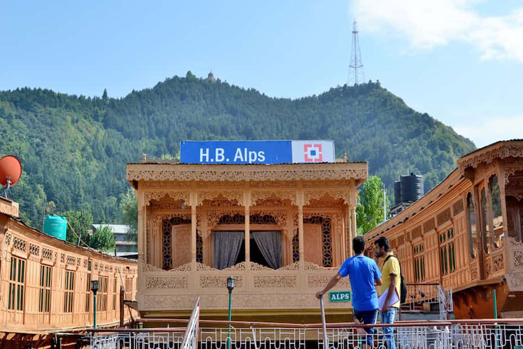 Alps Houseboat Srinagar