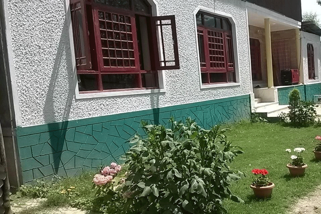 Crown Palace Hotel Srinagar