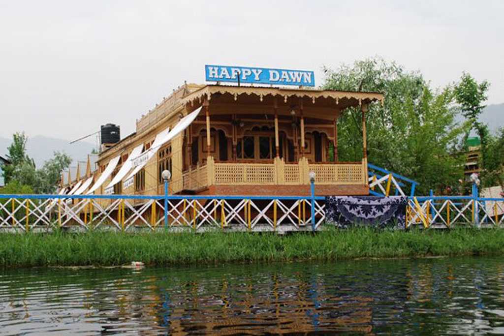 Happy Dawn Houseboat Srinagar