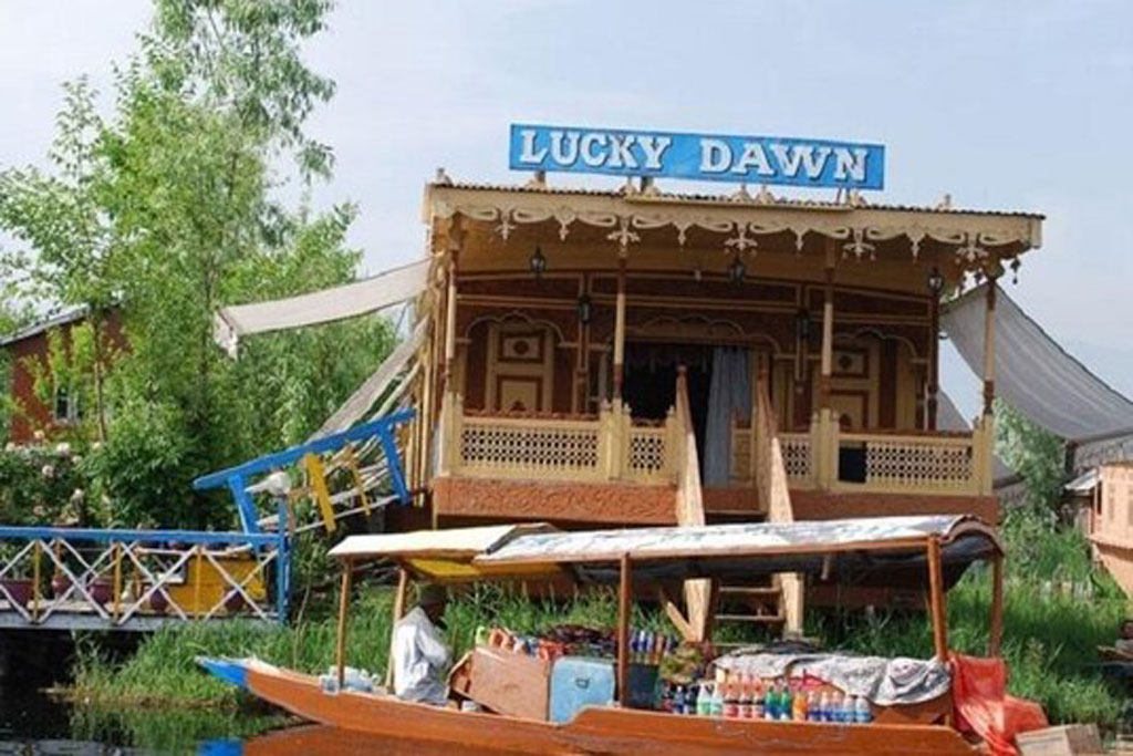 Lucky Dawn Houseboat Srinagar