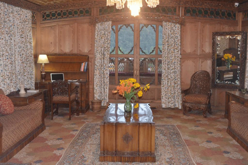 New Alexandra Houseboat Srinagar