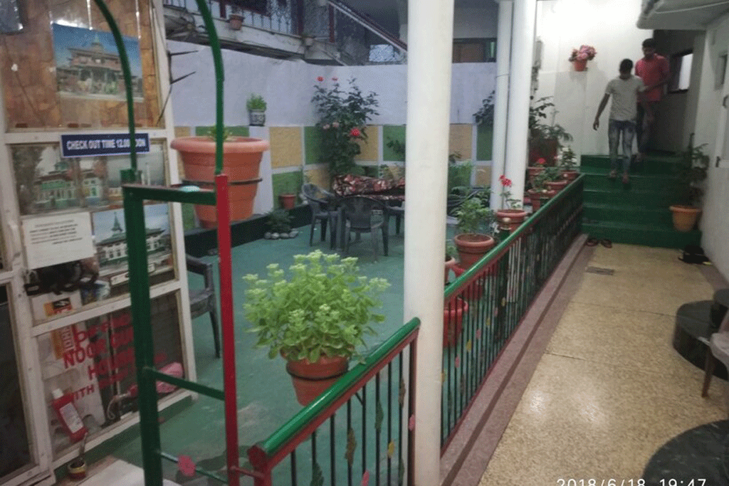 Noor Guest House Srinagar