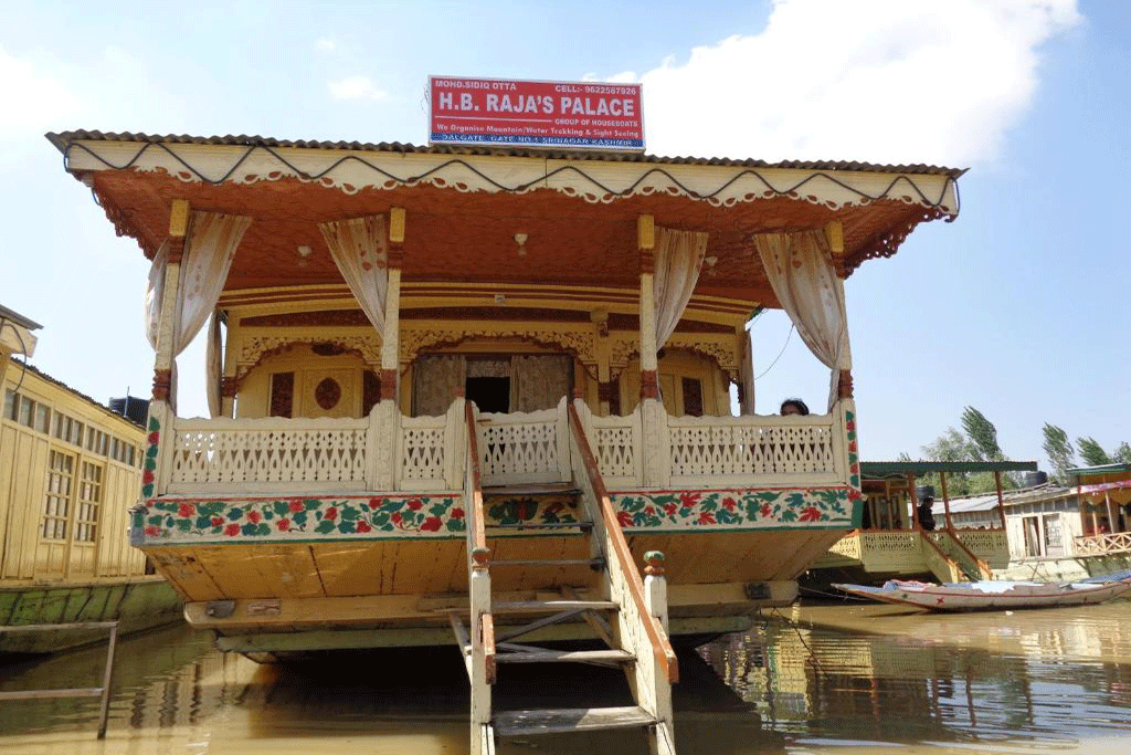 Rajas Palace Houseboat Srinagar