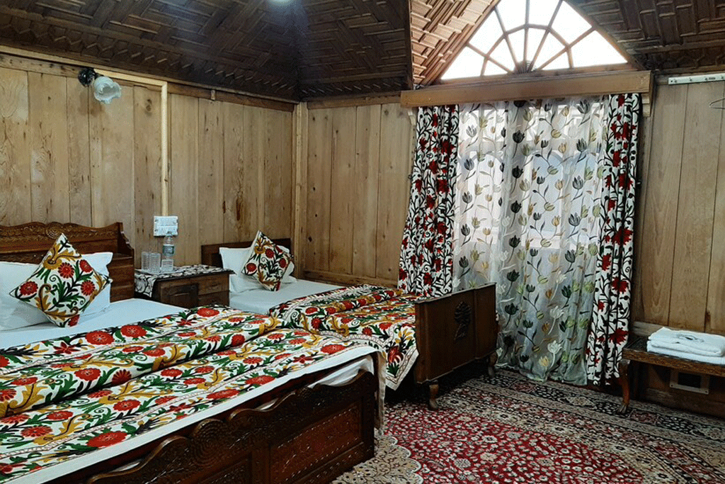 Richard Green Houseboat Srinagar