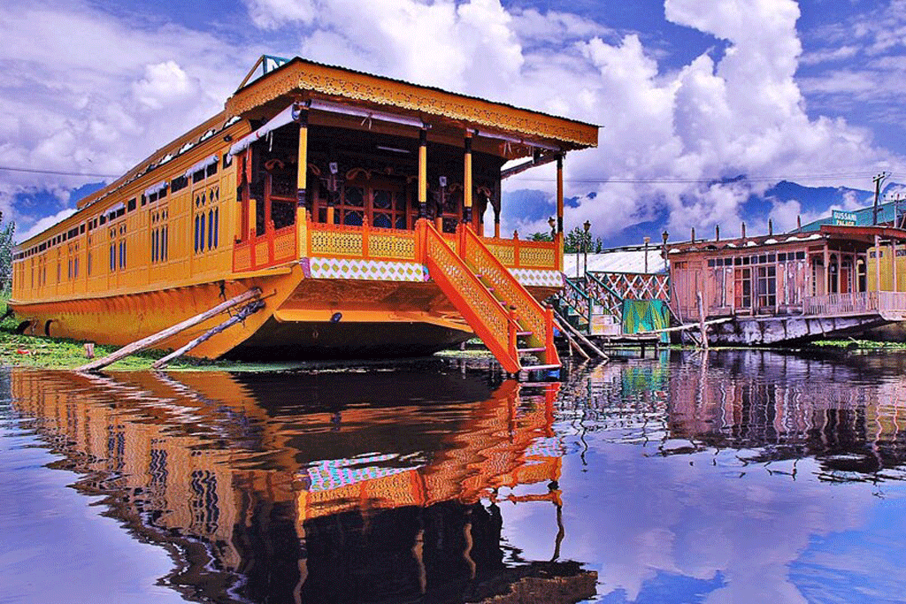 Robin Hood Houseboat Srinagar