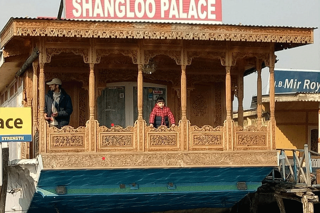Shangloo Palace Houseboat Srinagar