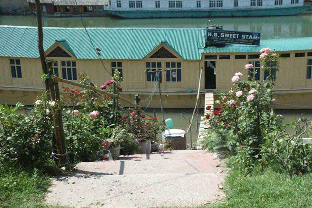 Sweet Star Houseboat Srinagar
