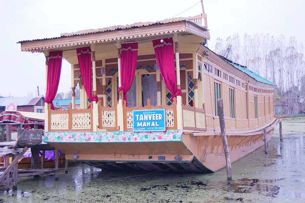 Tanveer Mahal Houseboat Srinagar