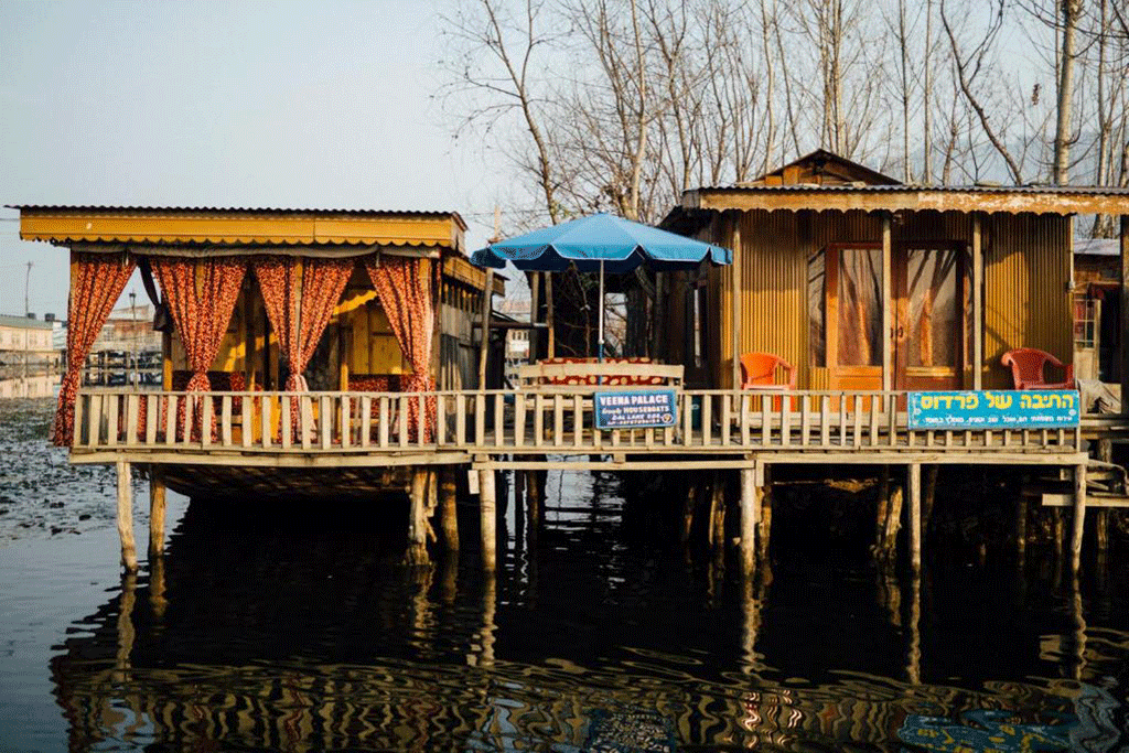 Veena Palace Group Of Houseboat Srinagar