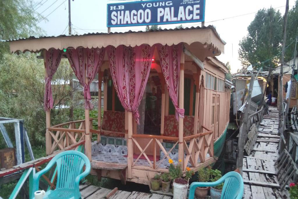 Young Shagoo Palace Houseboat Srinagar