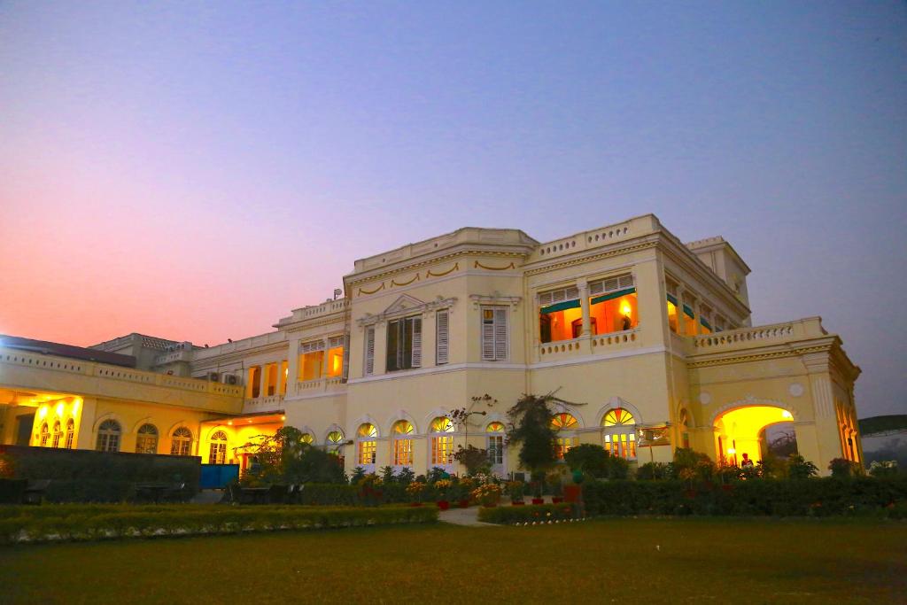 Surya Kaiser Palace Hotel Varanasi