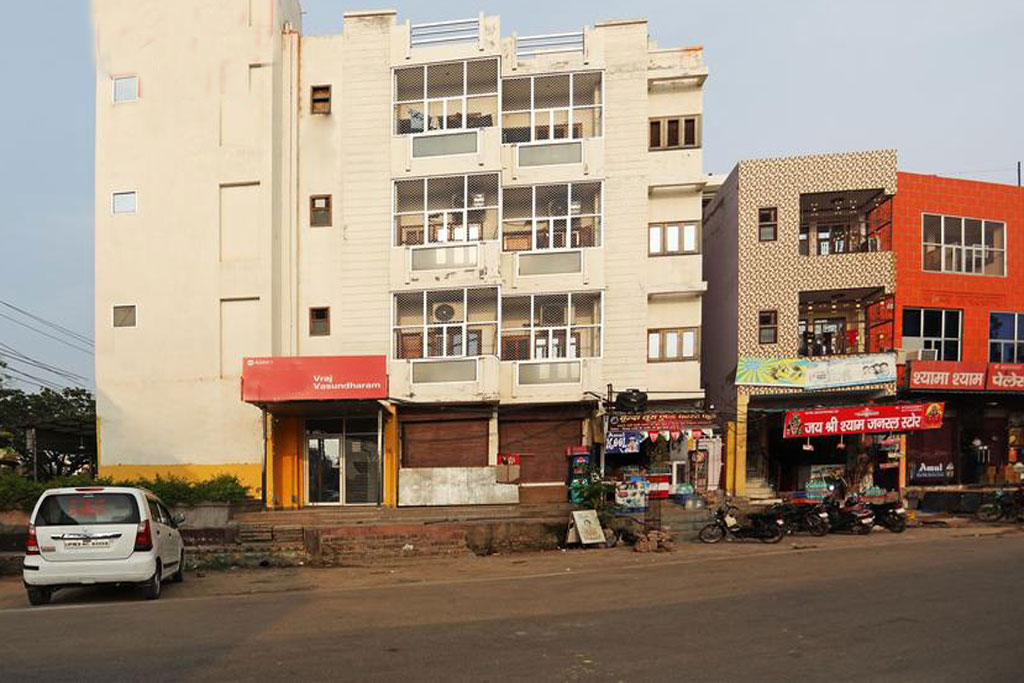 Vraj Vasundharam Hotel Vrindavan